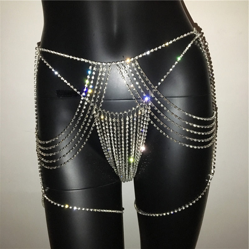 Luxury Crystal Harness Body Chain Two Piece Set 2020 Rhinestone Sequin Metallic Crop Top and Shorts Bra Belly Chain Women Set