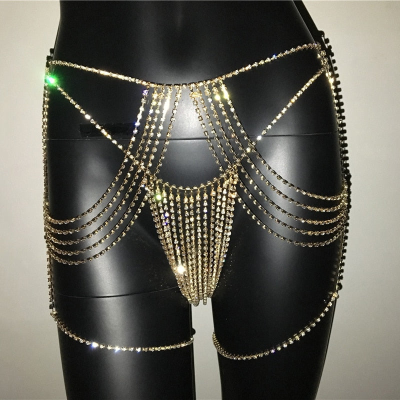 Luxury Crystal Harness Body Chain Two Piece Set 2020 Rhinestone Sequin Metallic Crop Top and Shorts Bra Belly Chain Women Set