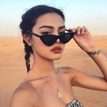Women Vintage Cat Eye Sun Glasses Retro Fashion Sunglasses Women Triangular Sun Glasses Eyewear Oculos De Sol UV400